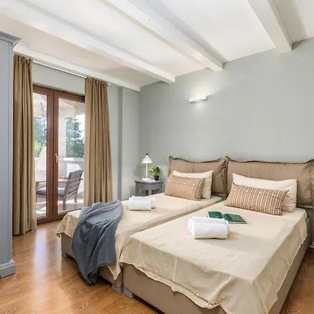 Vira Villa *