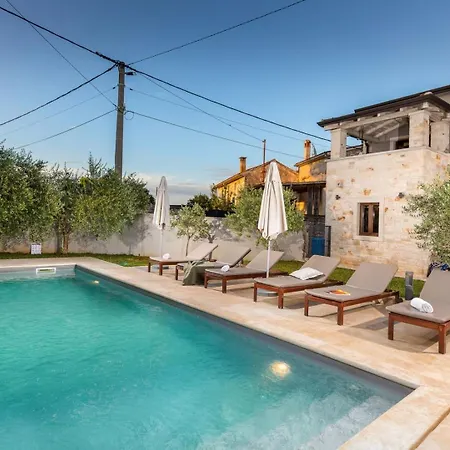 Vira Villa Rajki